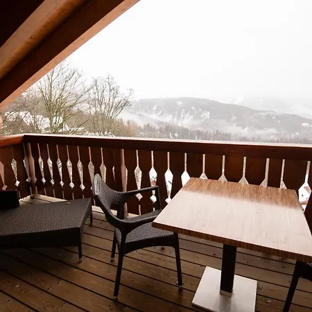 Magnifique Attique Avec Vue Imprenable, 3 Chambres, 2 Salle De Bains *